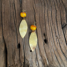 Load image into Gallery viewer, Oval Bead Earrings