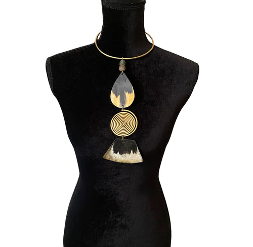 Surutia Choker Pendant
