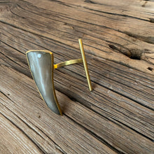 Load image into Gallery viewer, Horn Rod Cuff
