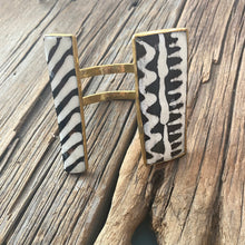 Load image into Gallery viewer, Zig Zag Cuff