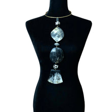 Load image into Gallery viewer, Blk &amp; White Horn Pendant