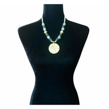 Load image into Gallery viewer, Glass Necklace with Pendant