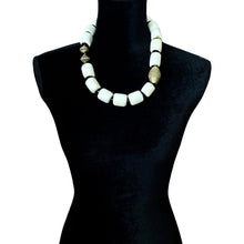 Load image into Gallery viewer, Chunky Strand Necklace