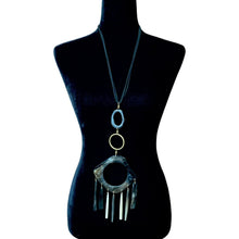 Load image into Gallery viewer, Dangle Horn Stick Pendant